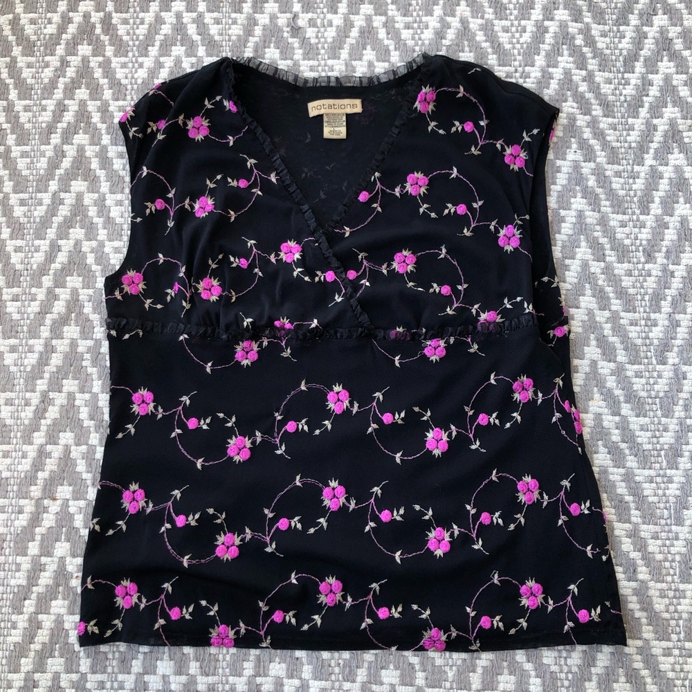 Notations vintage surplice v-neck black floral embroidered babydoll top size L